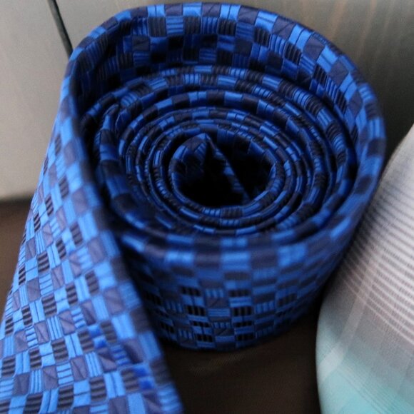 JF and Hi-Tie Shades of Blue Neck Ties Set of Two - Picture 6 of 8